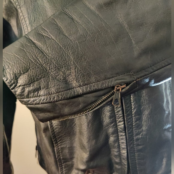 Black Leather Motorcycle Jacket - Picture 5 of 10